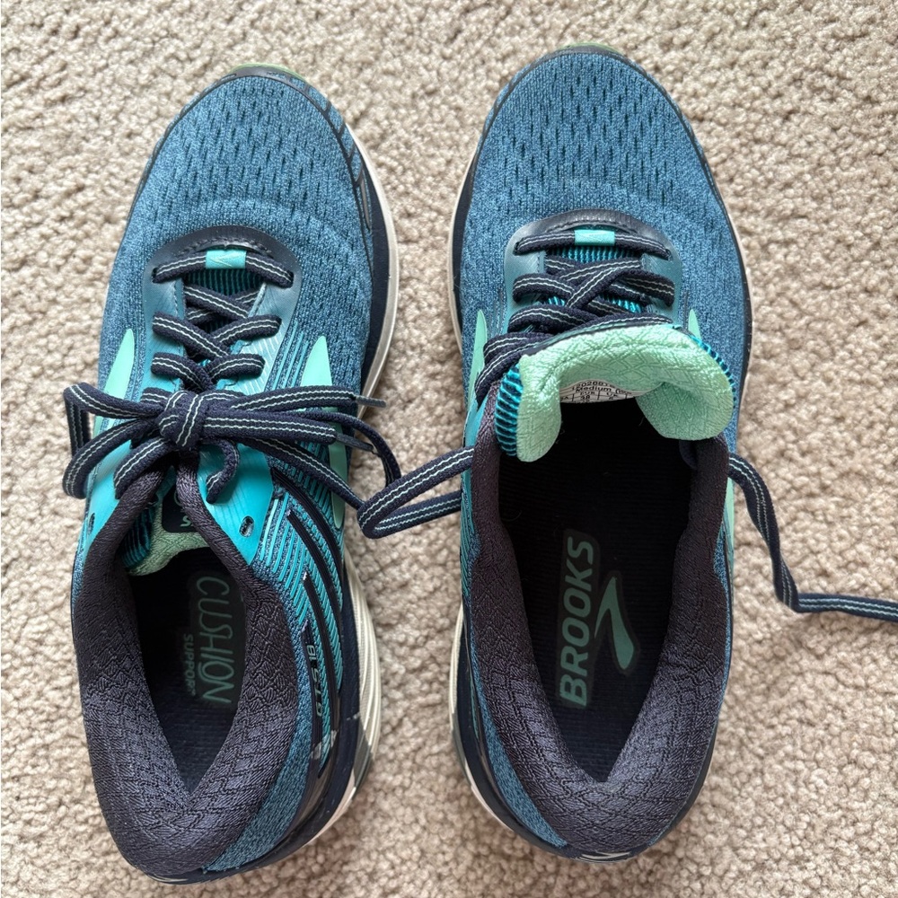 Brooks Women's Athletic Shoes